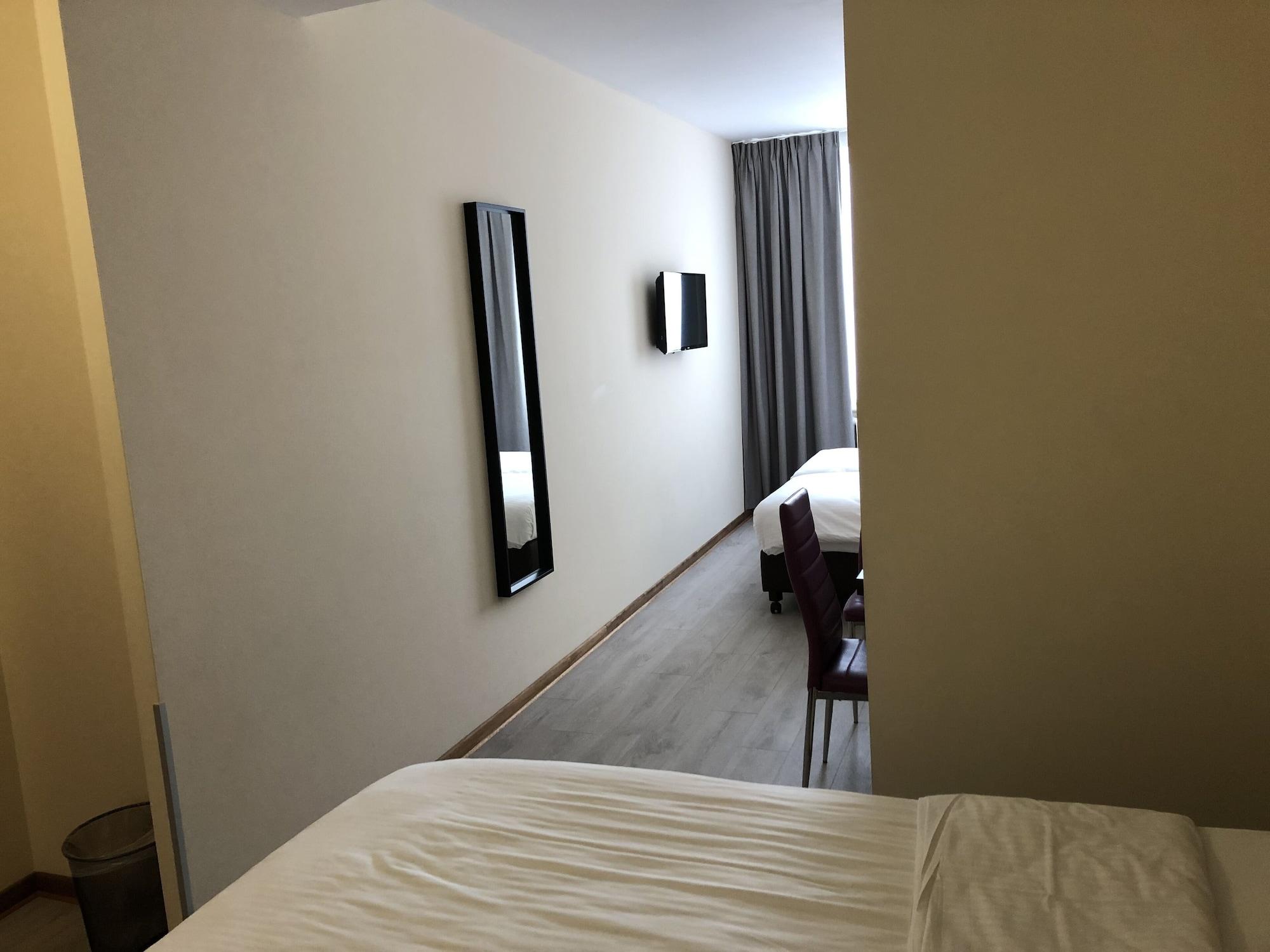 Slina Hotel Brussels Sint-Jans-Molenbeek Exterior foto